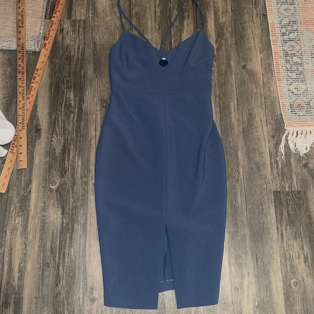 Likely from REVOLVE - Denlan Dress in Steel Bluesize 4 sold out on site - Picture 3 of 9